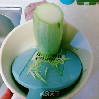 西葫芦虾皮蛋饼的做法步骤：3