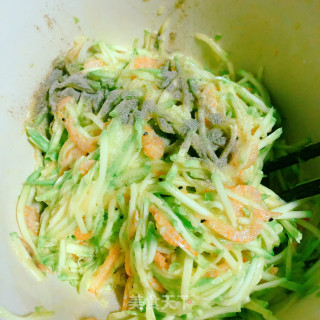 西葫芦虾皮蛋饼的做法步骤：6