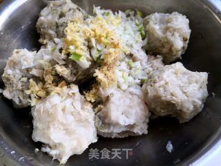 酸菜玉米面包子的做法步骤：1