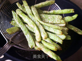 油焖豆角的做法步骤：3