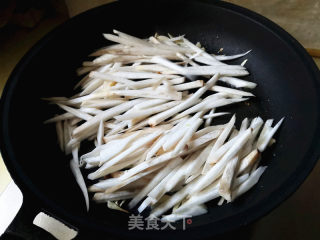 家常小炒的做法步骤：1