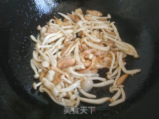 酱香鸡肉蟹味菇的做法步骤：11