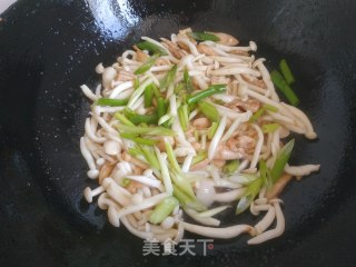 酱香鸡肉蟹味菇的做法步骤：12