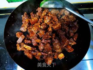 秘制红烧牛腩-走过路过不要错过的做法步骤：7