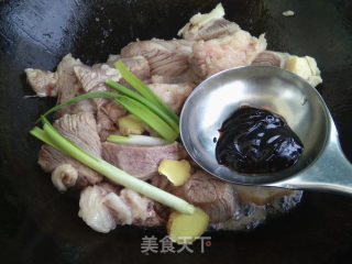 啤酒烧牛肉的做法步骤：2