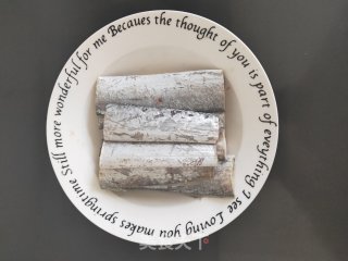 红烧带鱼（刀鱼）的做法步骤：1