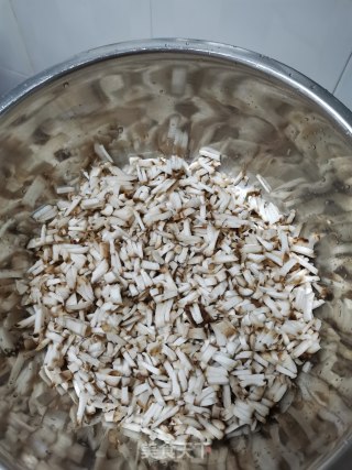 香菇猪肉饺子的做法步骤：2