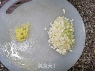 香菇猪肉饺子的做法步骤：5