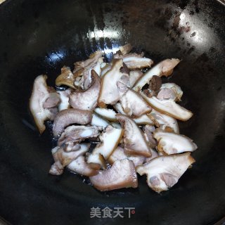 大葱炒猪头肉的做法步骤：3