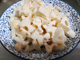 肉末辣椒藕丁的做法步骤：2