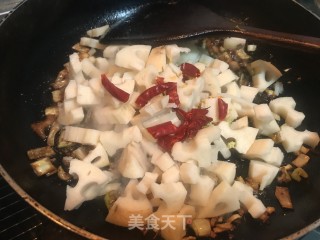 肉末辣椒藕丁的做法步骤：6