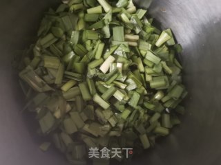 韭菜炒蛋的做法步骤：1
