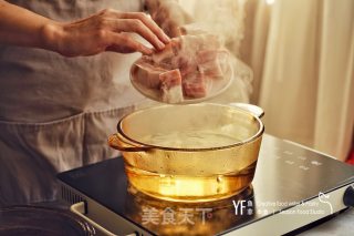 蔓越莓红烧肉的做法步骤：2
