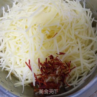 家常炒土豆丝的做法步骤：2
