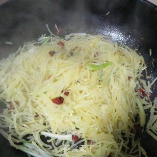 家常炒土豆丝的做法步骤：6