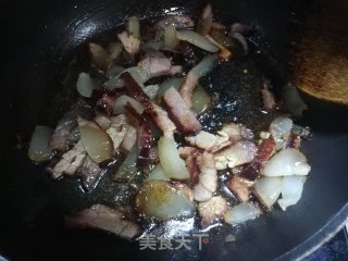 乡里腊肉炒青椒的做法步骤：3