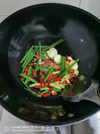 麻辣螺蛳的做法步骤：3