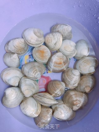 贝壳蒸蛋的做法步骤：1