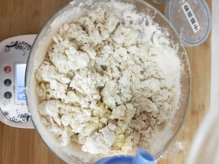 葱油饼的做法步骤：3