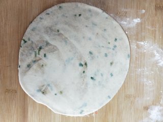 葱油饼的做法步骤：16