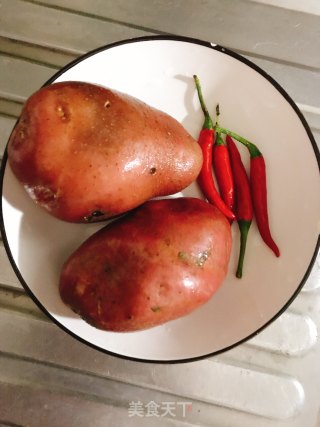 土豆丝的做法步骤：1