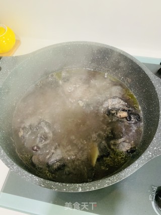 乌鸡汤的做法步骤：4