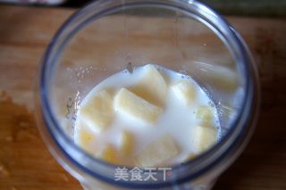 菠萝苹果奶昔的做法步骤：4