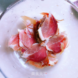 火腿蒸鲈鱼的做法步骤：3