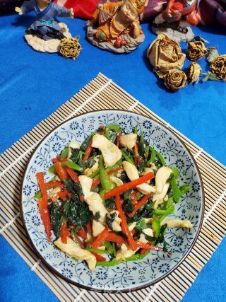 紫苏辣椒炒鸡丝的做法步骤：12