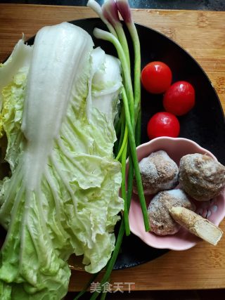 牛筋丸白菜汤的做法步骤：1