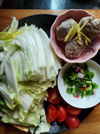 牛筋丸白菜汤的做法步骤：2
