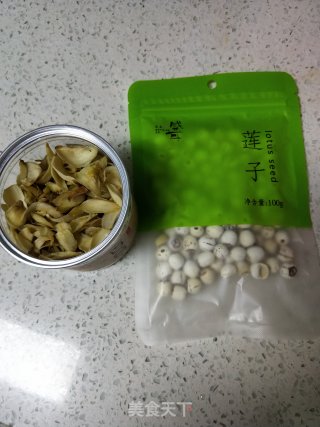草菇鸡汤的做法步骤：2