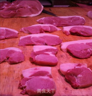 超级简单的无油家常红烧肉的做法步骤：1