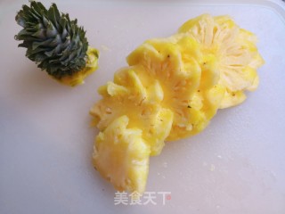 菠萝奶的做法步骤：1