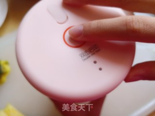 菠萝奶的做法步骤：5