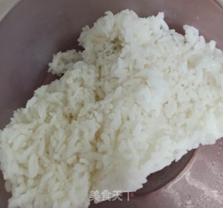 土豆腊肠炒饭的做法步骤：2