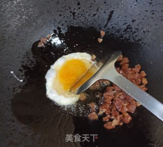 土豆腊肠炒饭的做法步骤：6