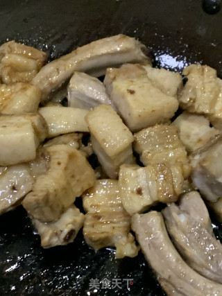 红烧排骨炖土豆的做法步骤：4