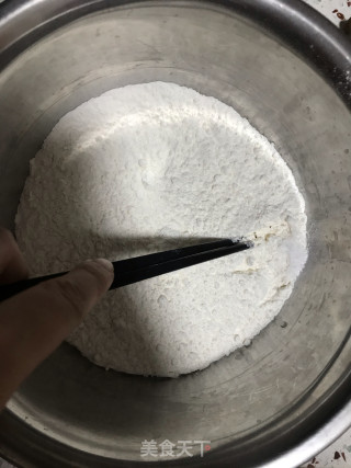 葱香肉饼的做法步骤：1