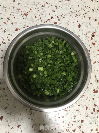 葱香肉饼的做法步骤：8