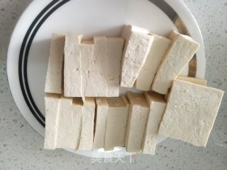 豆腐炖鸡块的做法步骤：1