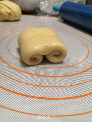 牛奶面包卷的做法步骤：12