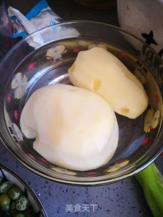 鸡腿炖土豆——＃肉菜＃的做法步骤：2