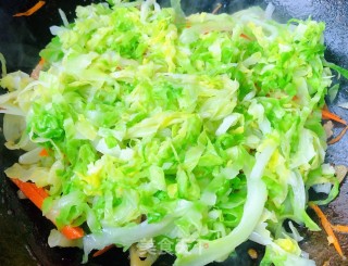 卷心菜炒粉丝的做法步骤：8