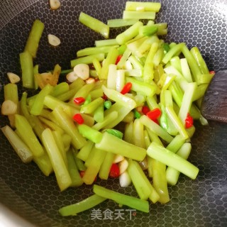 炝炒嫩莴笋的做法步骤：6