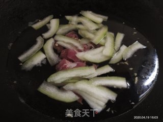 瘦肉冬瓜汤的做法步骤：3