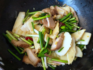 卤肉炒春笋的做法步骤：10