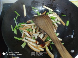 芹菜炒豆干的做法步骤：5
