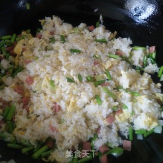 蒜苔辣白菜炒饭的做法步骤：5