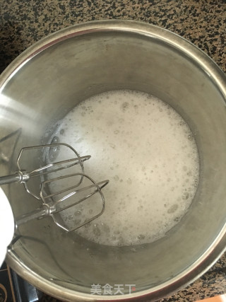 戚风蛋糕的做法步骤：1